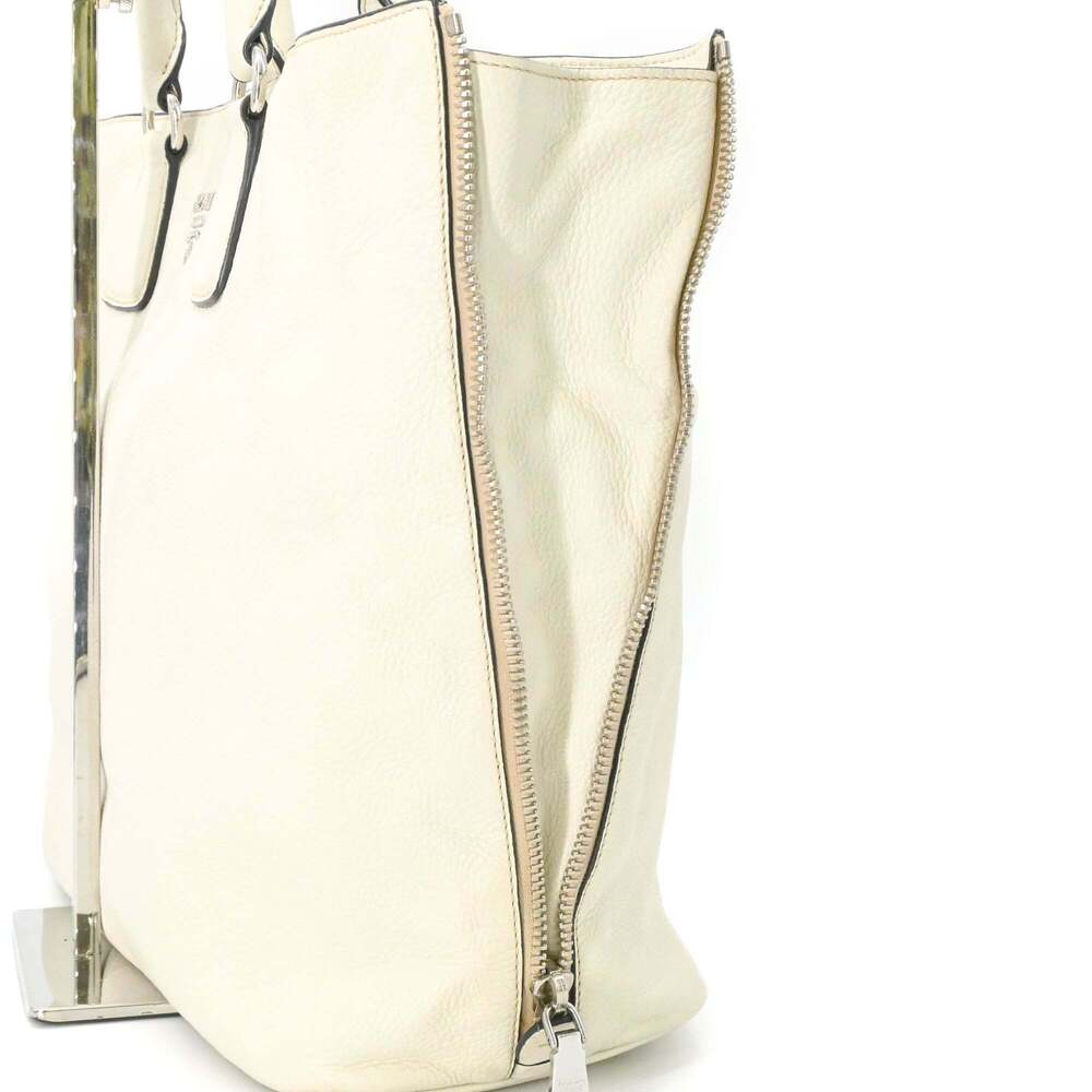 PRADA White Leather Shoulder Bag - Picture 13 of 16